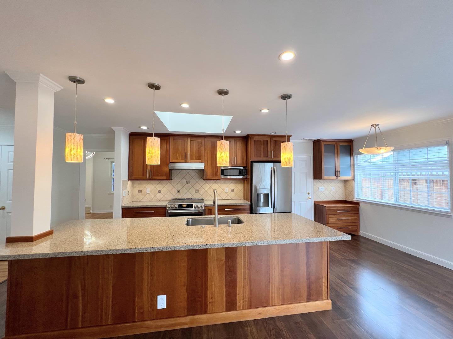 Detail Gallery Image 14 of 39 For 906 Crane Ave, Foster City,  CA 94404 - 5 Beds | 2 Baths