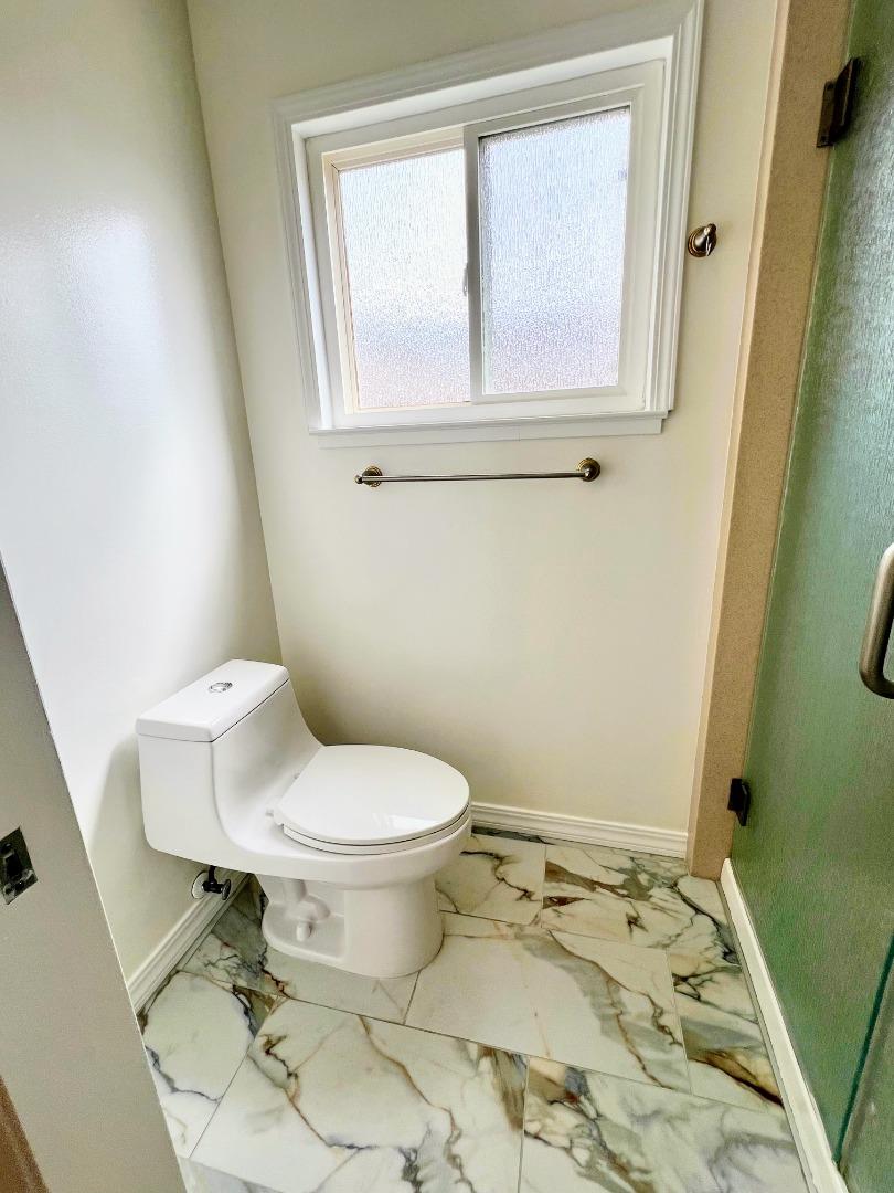 Detail Gallery Image 28 of 39 For 906 Crane Ave, Foster City,  CA 94404 - 5 Beds | 2 Baths