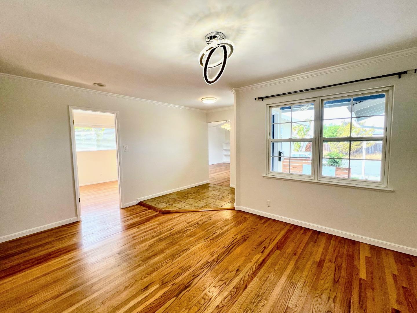 Detail Gallery Image 8 of 39 For 906 Crane Ave, Foster City,  CA 94404 - 5 Beds | 2 Baths