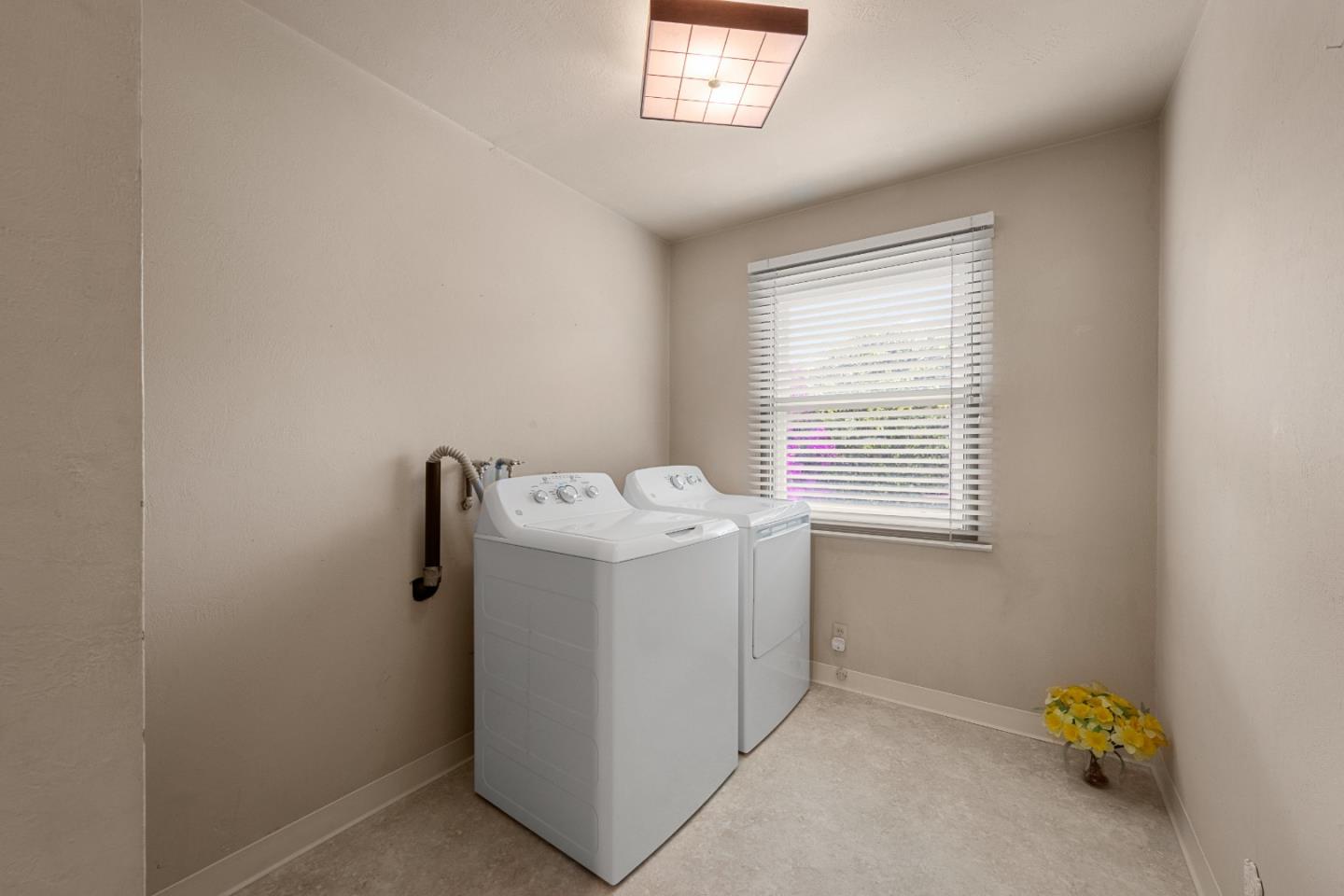 Detail Gallery Image 20 of 25 For 7 Setter Pl, Del Rey Oaks,  CA 93940 - 5 Beds | 2 Baths
