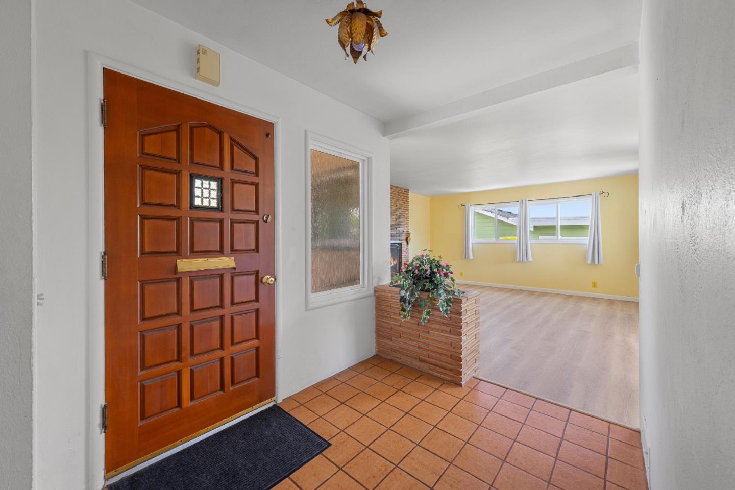 Detail Gallery Image 6 of 25 For 7 Setter Pl, Del Rey Oaks,  CA 93940 - 5 Beds | 2 Baths