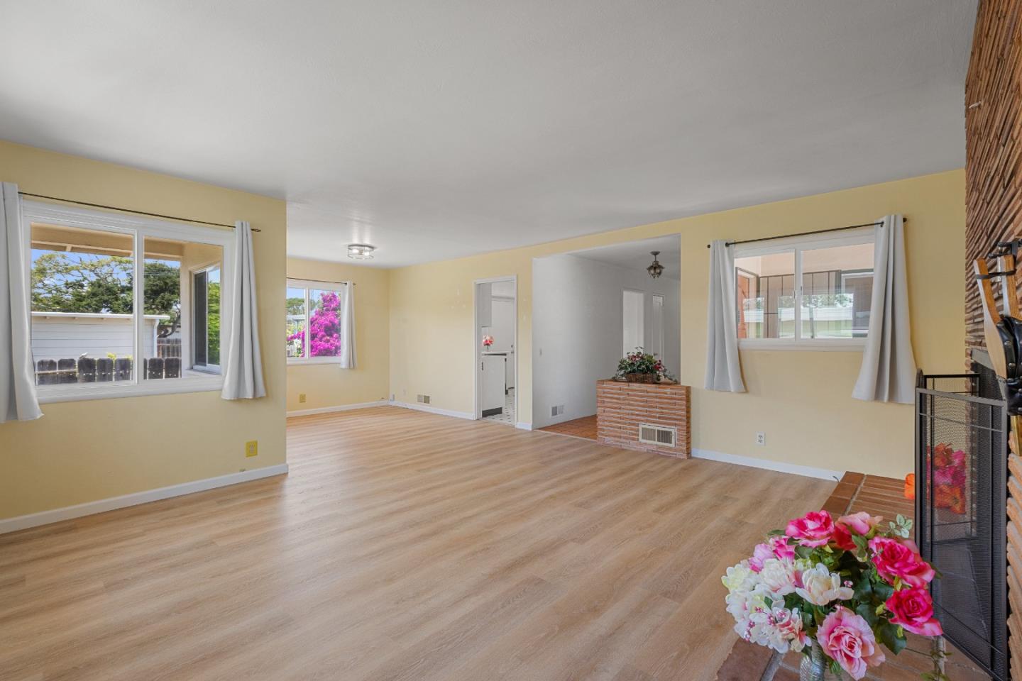 Detail Gallery Image 8 of 25 For 7 Setter Pl, Del Rey Oaks,  CA 93940 - 5 Beds | 2 Baths