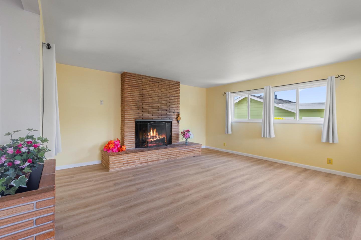 Detail Gallery Image 9 of 25 For 7 Setter Pl, Del Rey Oaks,  CA 93940 - 5 Beds | 2 Baths