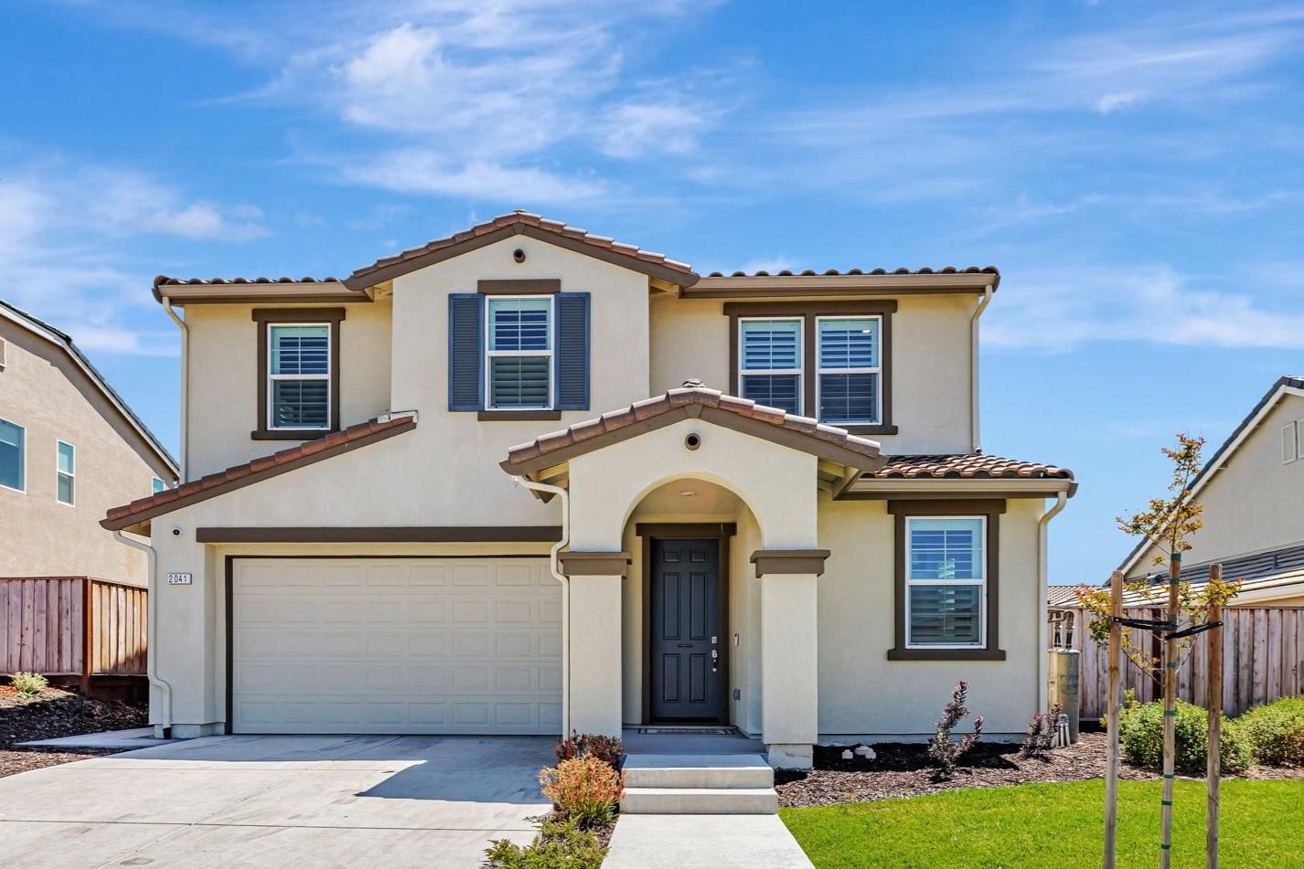 Detail Gallery Image 1 of 46 For 2041 Camden St, Hollister,  CA 95023 - 4 Beds | 3 Baths