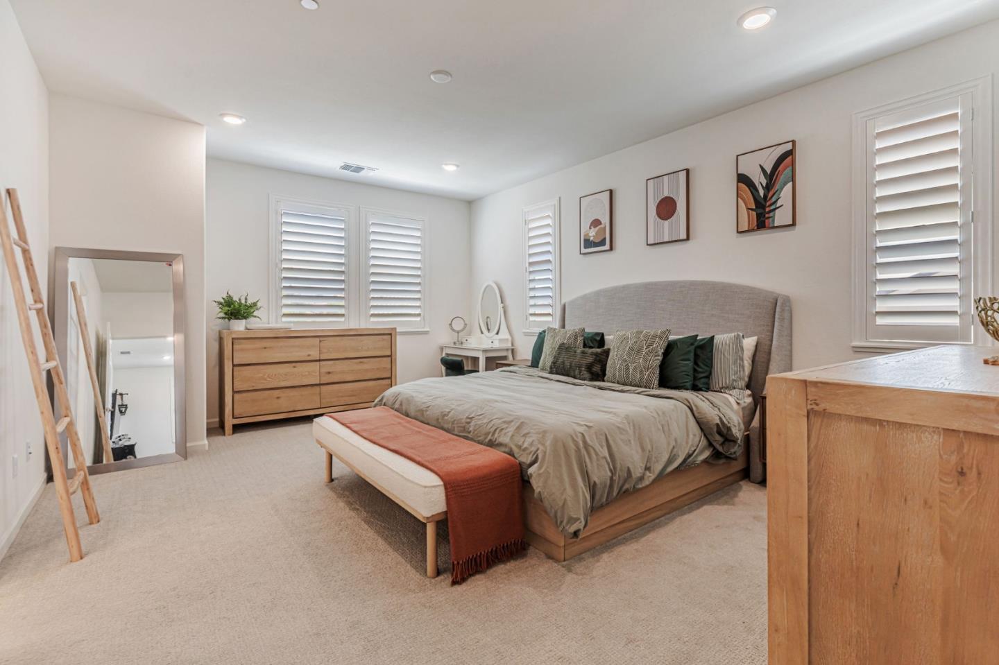 Detail Gallery Image 24 of 46 For 2041 Camden St, Hollister,  CA 95023 - 4 Beds | 3 Baths