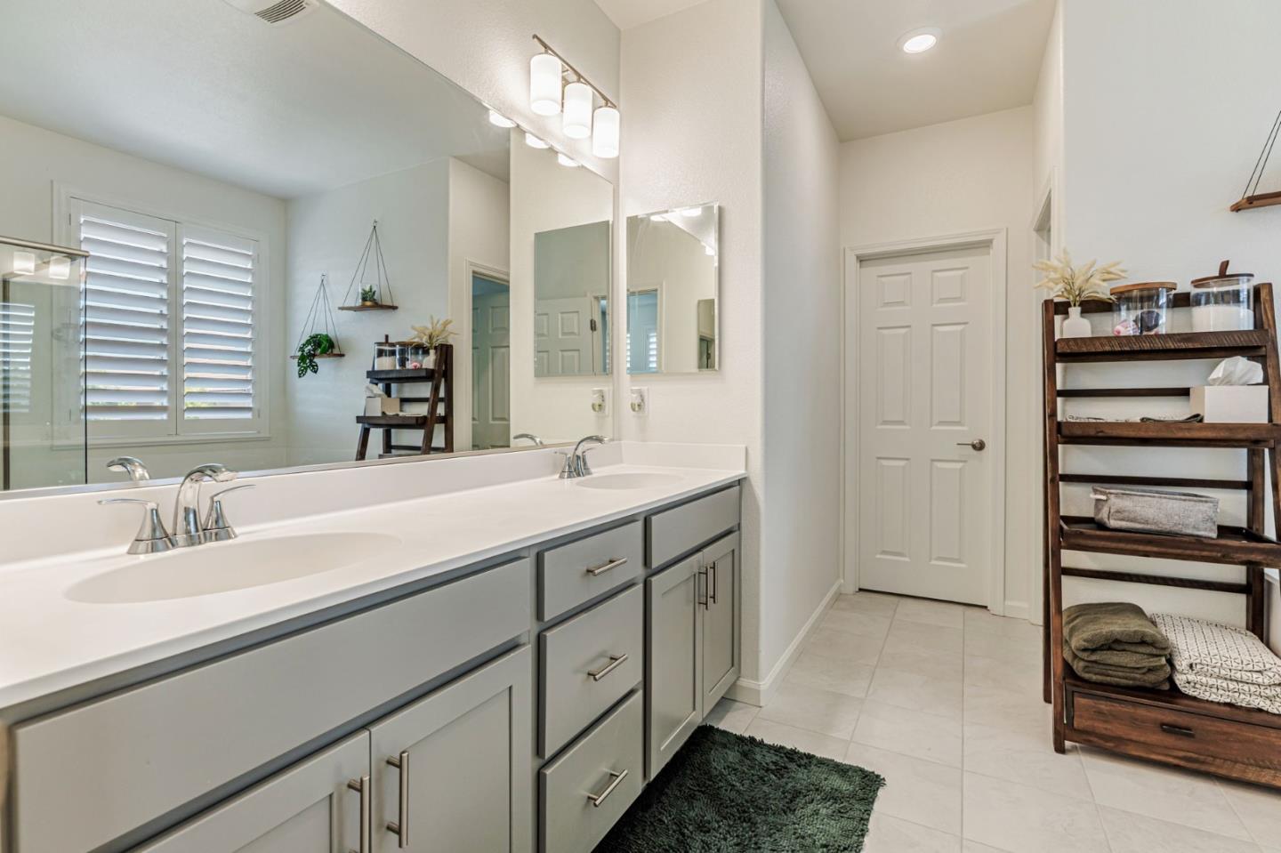 Detail Gallery Image 27 of 46 For 2041 Camden St, Hollister,  CA 95023 - 4 Beds | 3 Baths