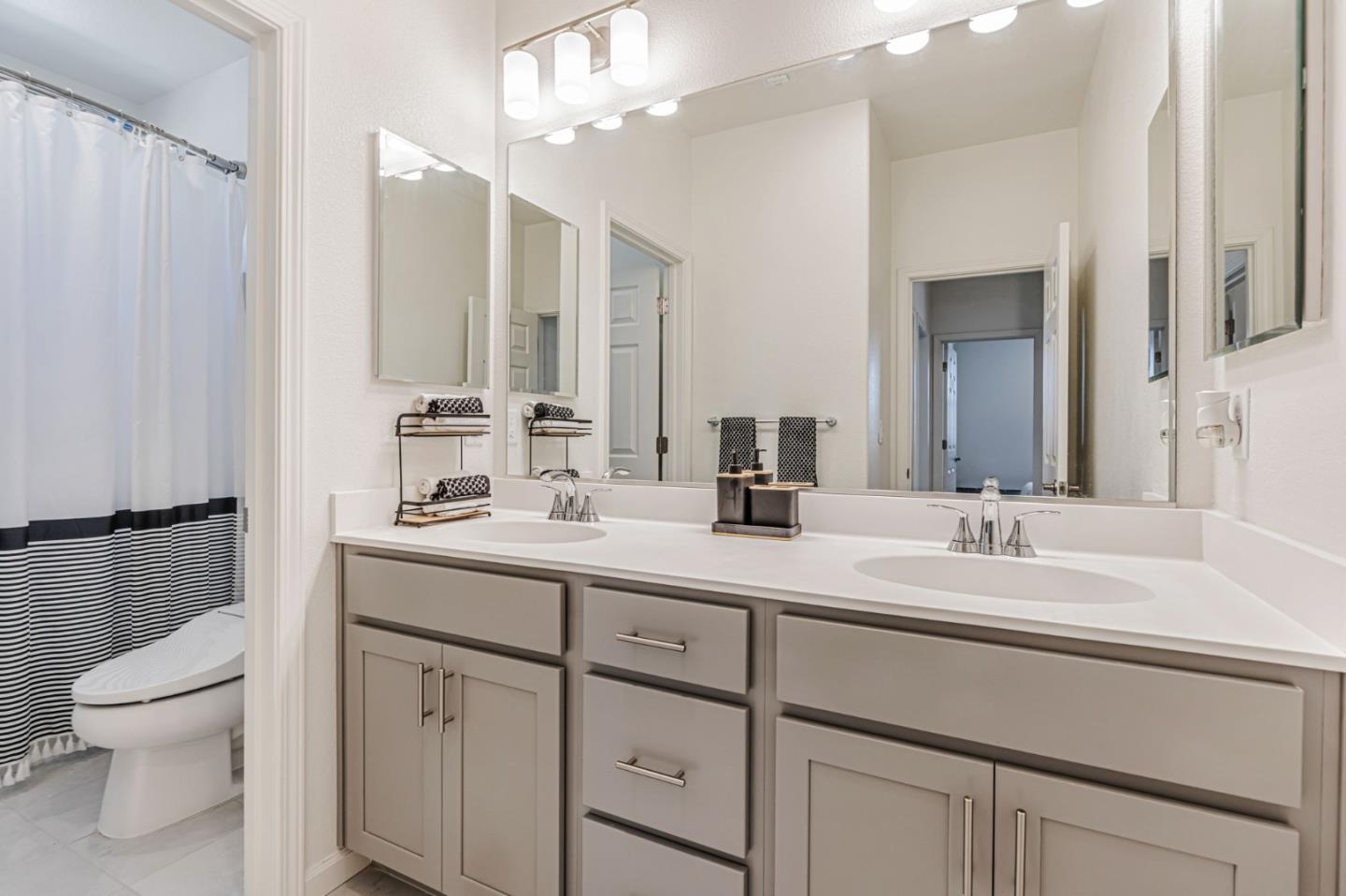 Detail Gallery Image 34 of 46 For 2041 Camden St, Hollister,  CA 95023 - 4 Beds | 3 Baths