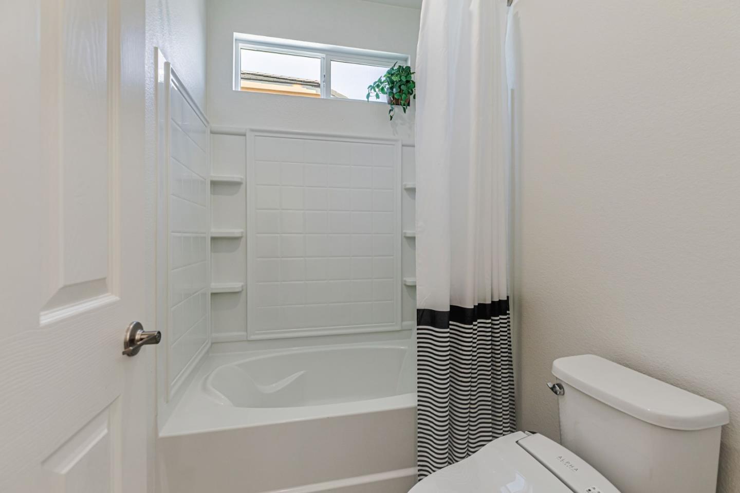 Detail Gallery Image 35 of 46 For 2041 Camden St, Hollister,  CA 95023 - 4 Beds | 3 Baths