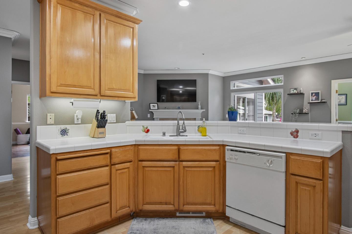 Detail Gallery Image 11 of 60 For 422 Montecito Ave, El Granada,  CA 94019 - 3 Beds | 2 Baths