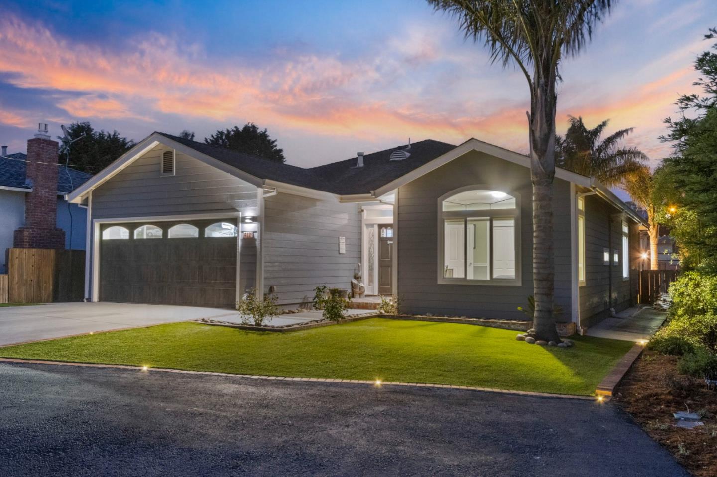 Detail Gallery Image 2 of 60 For 422 Montecito Ave, El Granada,  CA 94019 - 3 Beds | 2 Baths