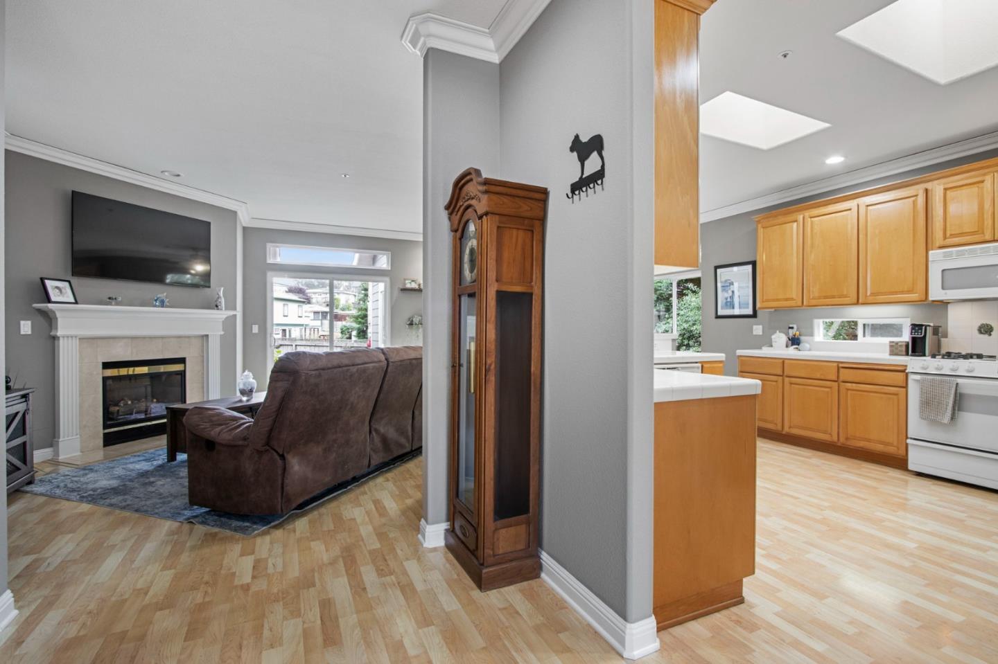 Detail Gallery Image 6 of 60 For 422 Montecito Ave, El Granada,  CA 94019 - 3 Beds | 2 Baths