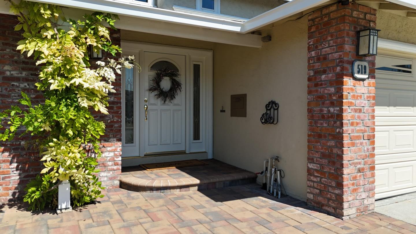Detail Gallery Image 4 of 59 For 519 Suisse Dr, San Jose,  CA 95123 - 5 Beds | 3 Baths