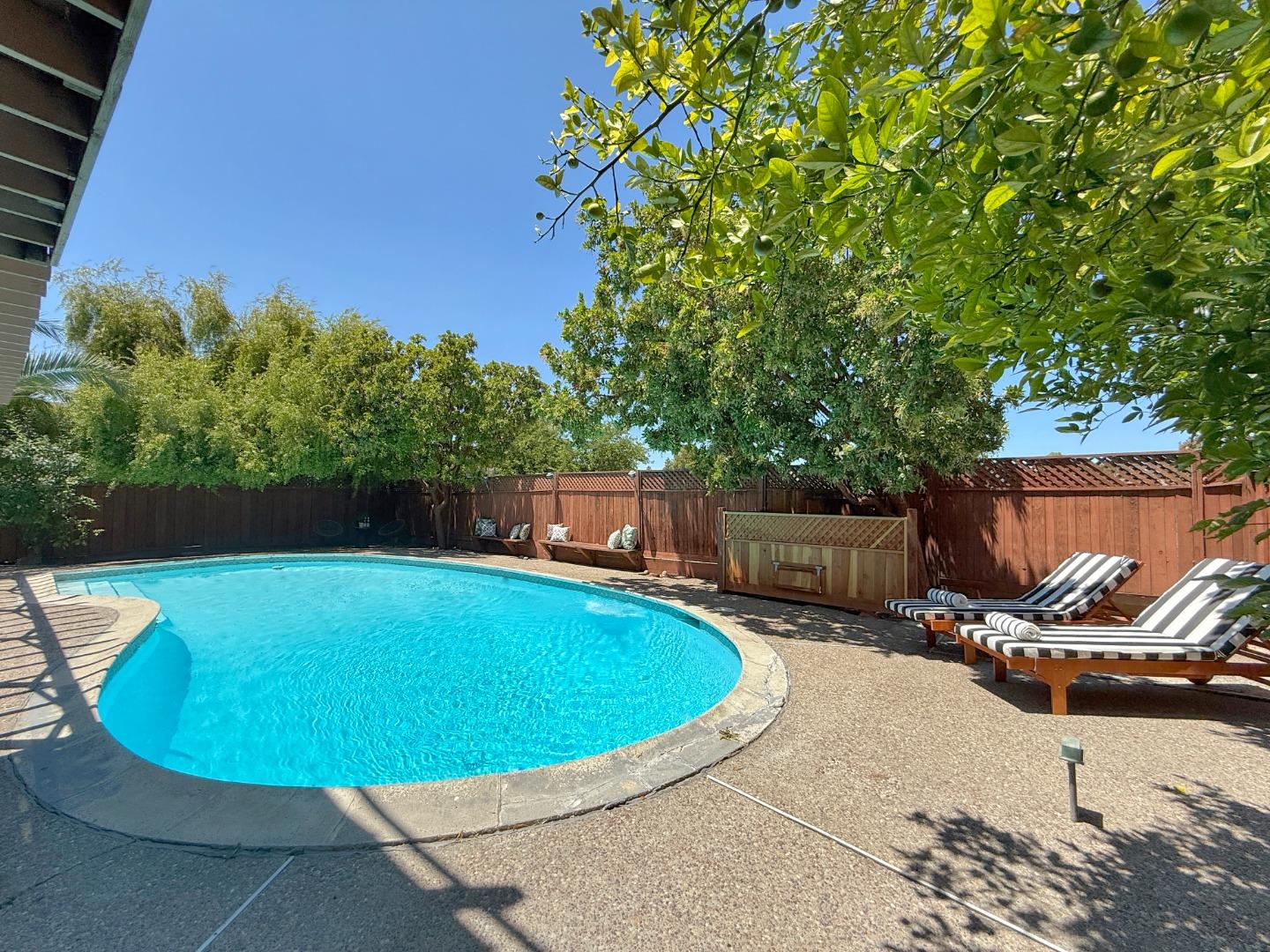 Detail Gallery Image 52 of 59 For 519 Suisse Dr, San Jose,  CA 95123 - 5 Beds | 3 Baths