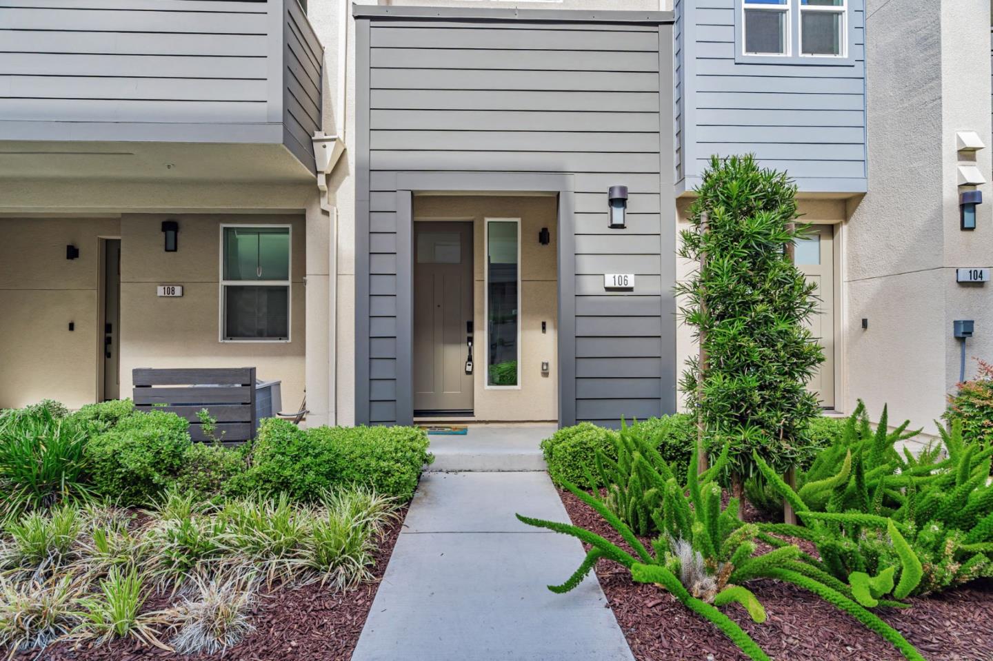 Detail Gallery Image 2 of 43 For 2930 Boyter Pl #106,  Santa Clara,  CA 95051 - 2 Beds | 2/1 Baths