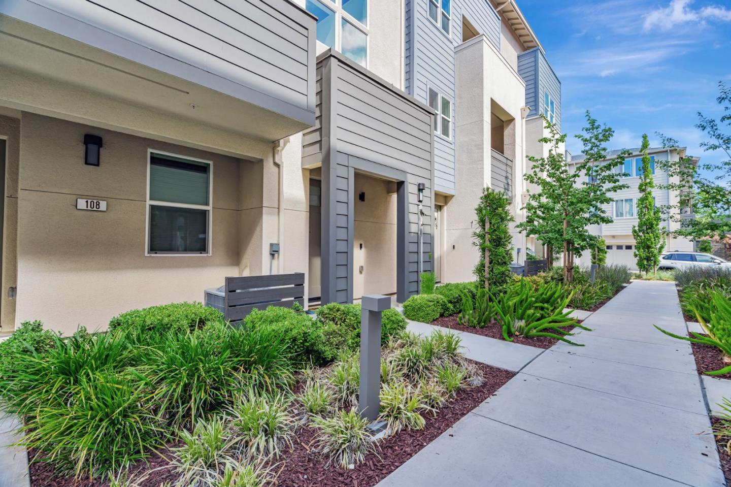 Detail Gallery Image 3 of 43 For 2930 Boyter Pl #106,  Santa Clara,  CA 95051 - 2 Beds | 2/1 Baths