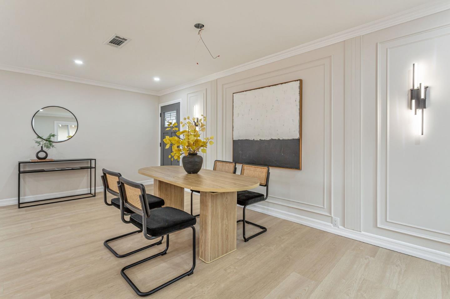 Detail Gallery Image 13 of 36 For 6883 Langmuir Ln, Dublin,  CA 94568 - 4 Beds | 2 Baths