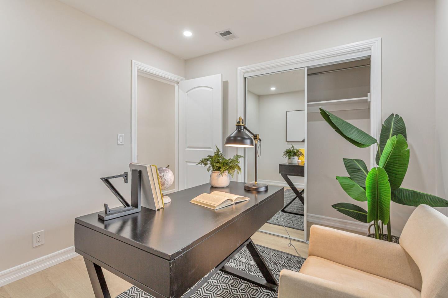Detail Gallery Image 15 of 36 For 6883 Langmuir Ln, Dublin,  CA 94568 - 4 Beds | 2 Baths