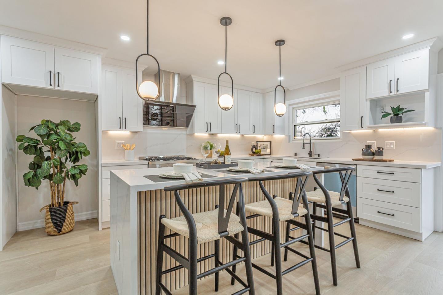 Detail Gallery Image 6 of 36 For 6883 Langmuir Ln, Dublin,  CA 94568 - 4 Beds | 2 Baths