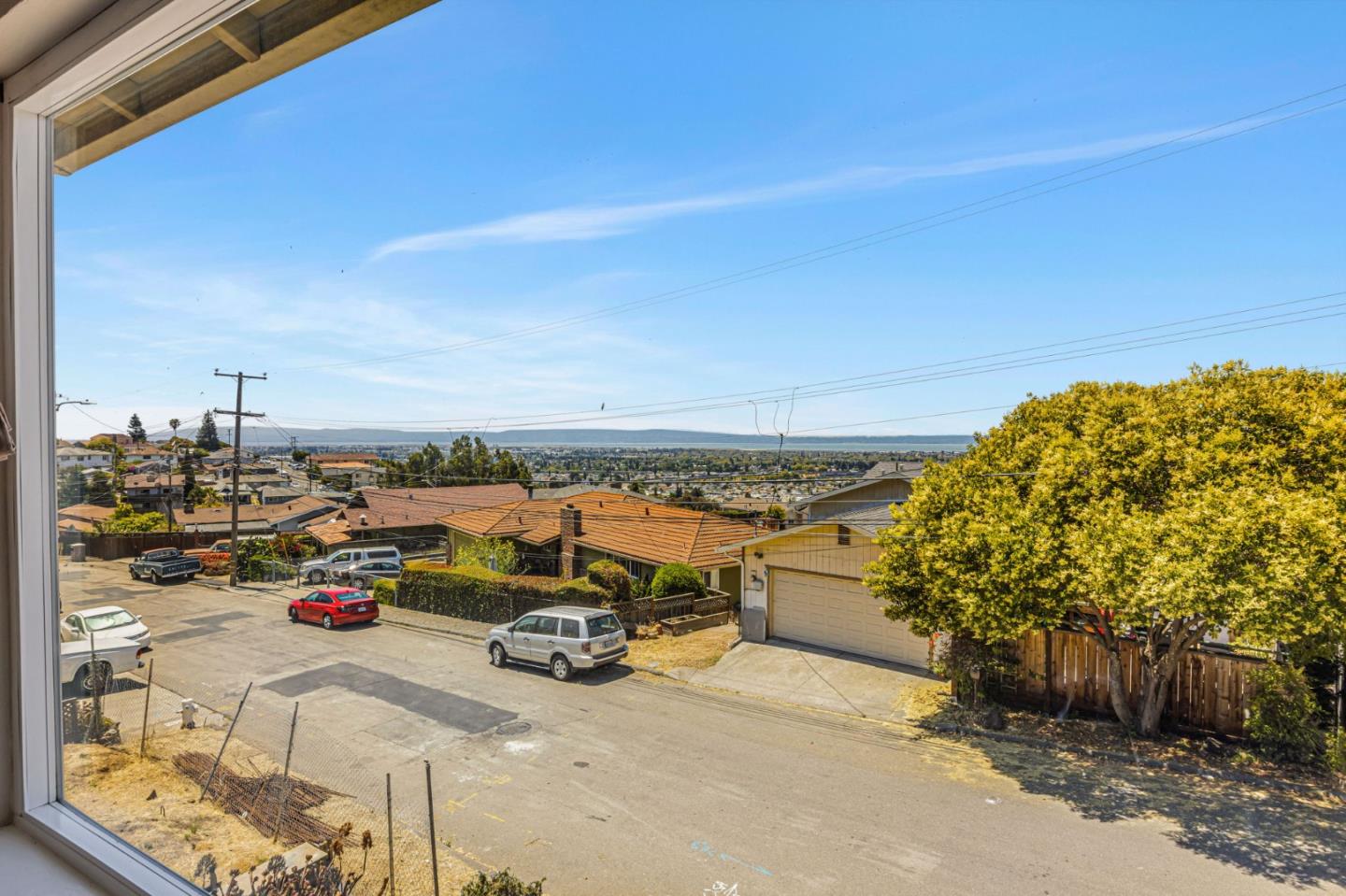 Detail Gallery Image 11 of 38 For 16668 Winding Blvd, San Leandro,  CA 94578 - 3 Beds | 2 Baths