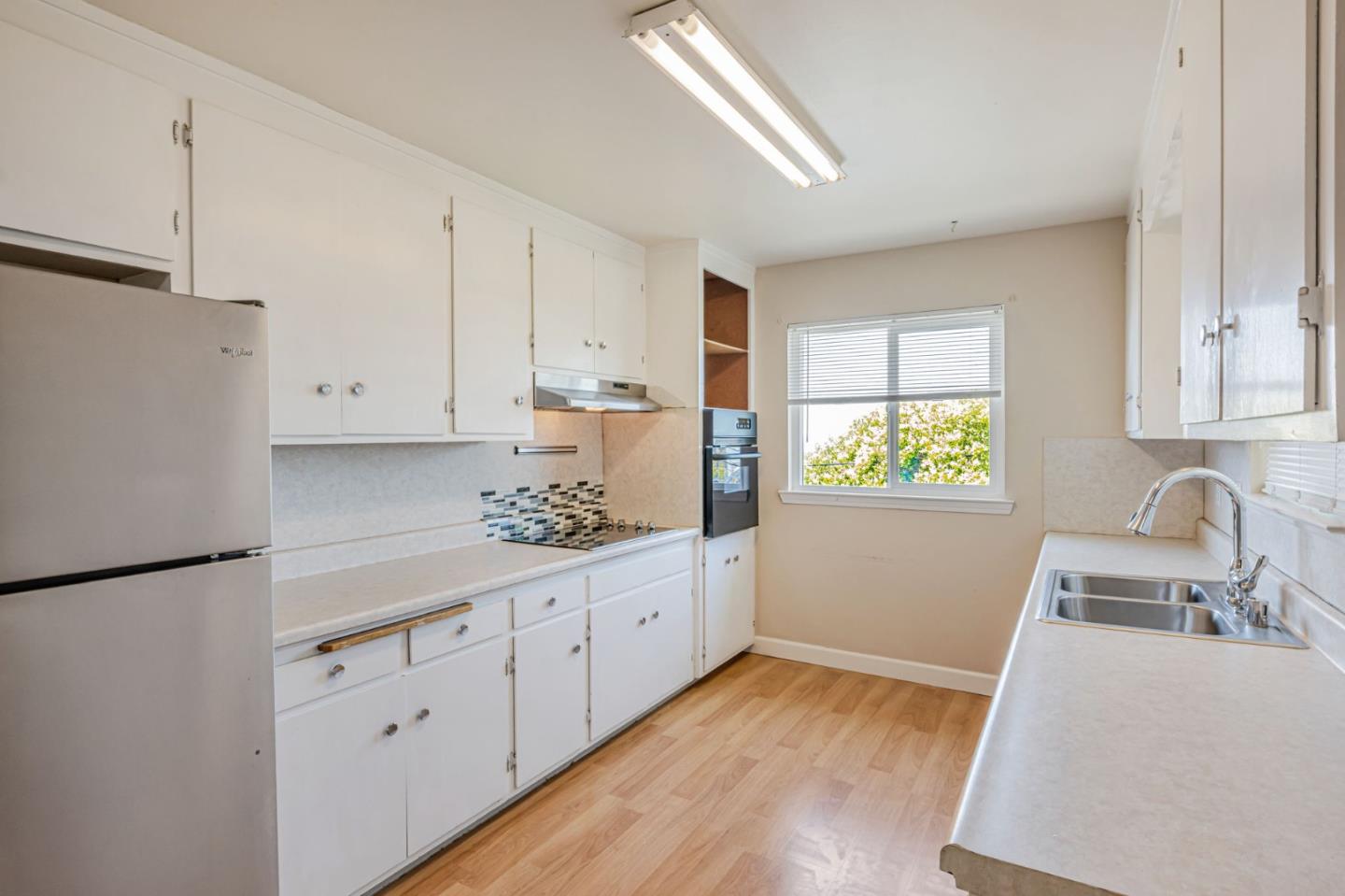 Detail Gallery Image 12 of 38 For 16668 Winding Blvd, San Leandro,  CA 94578 - 3 Beds | 2 Baths