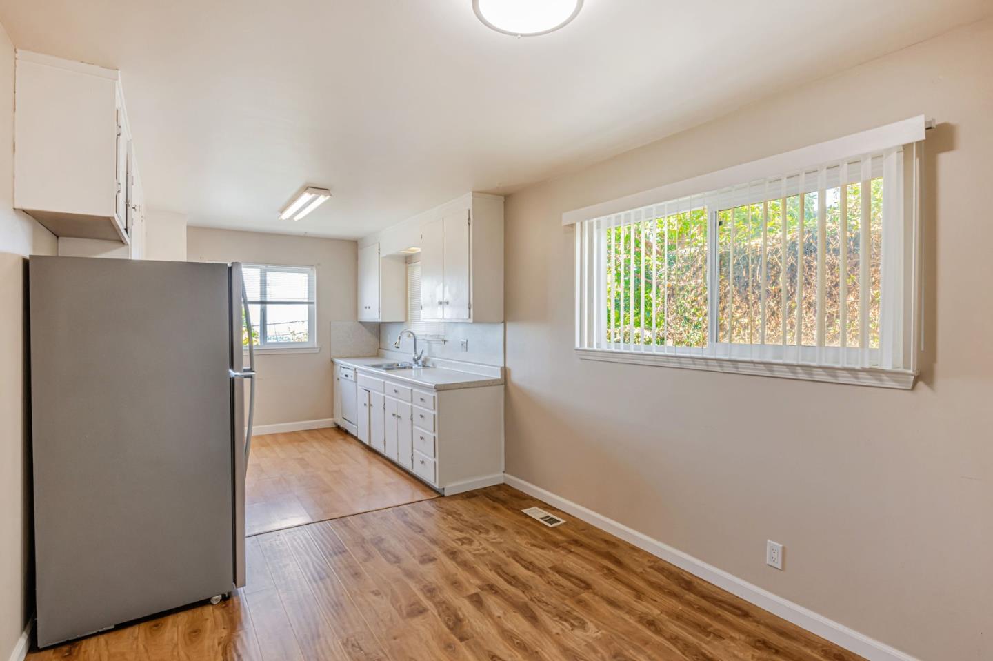Detail Gallery Image 16 of 38 For 16668 Winding Blvd, San Leandro,  CA 94578 - 3 Beds | 2 Baths