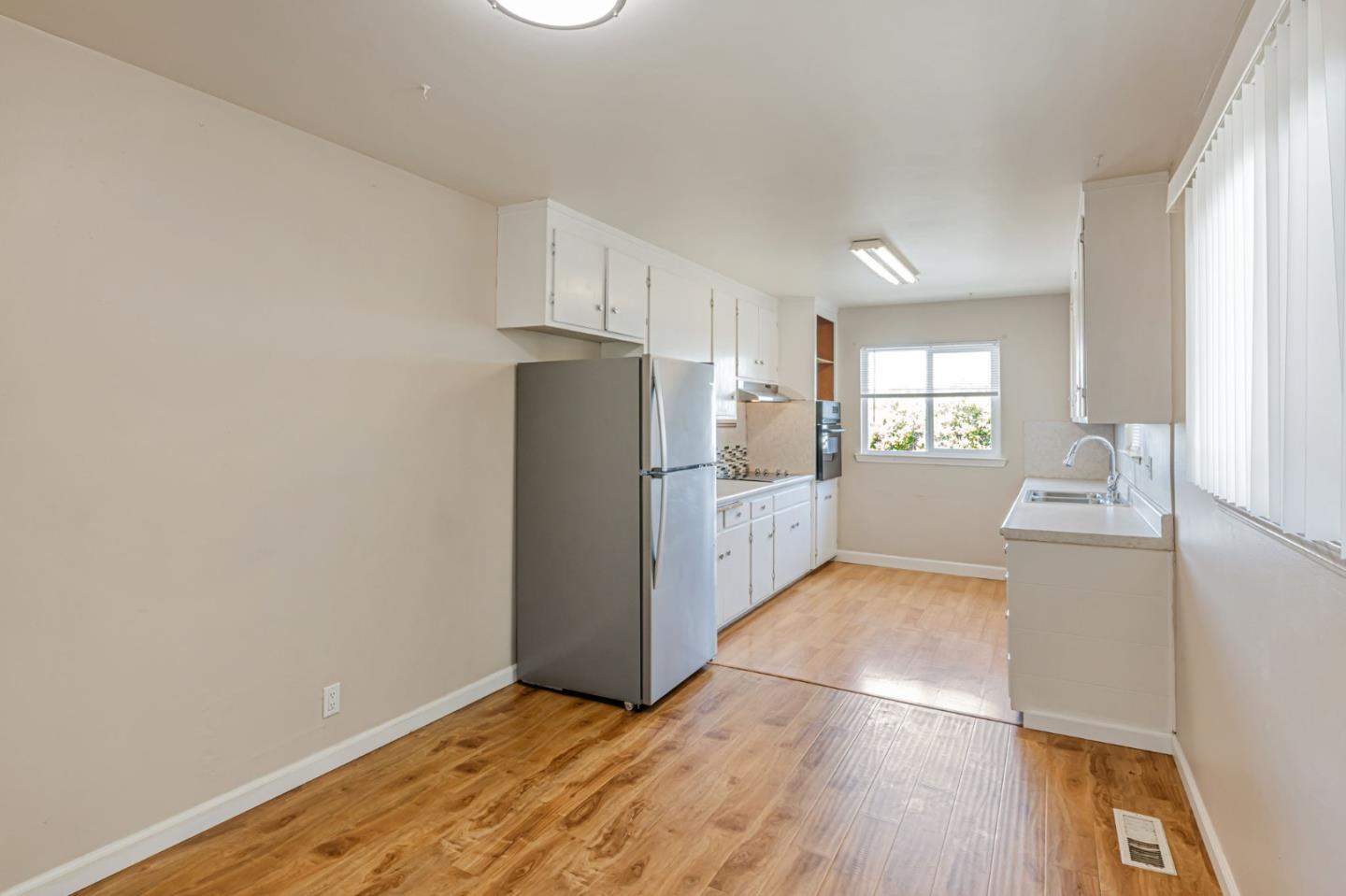 Detail Gallery Image 17 of 38 For 16668 Winding Blvd, San Leandro,  CA 94578 - 3 Beds | 2 Baths