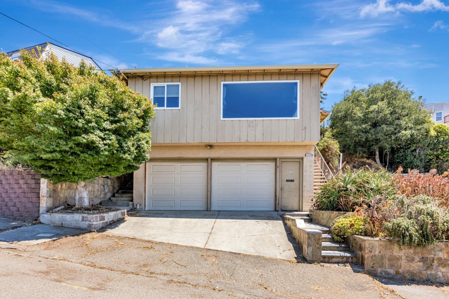 Detail Gallery Image 2 of 38 For 16668 Winding Blvd, San Leandro,  CA 94578 - 3 Beds | 2 Baths