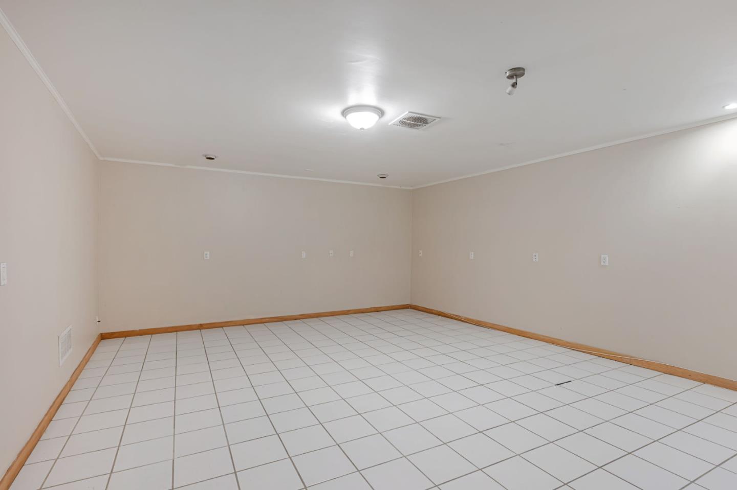 Detail Gallery Image 27 of 38 For 16668 Winding Blvd, San Leandro,  CA 94578 - 3 Beds | 2 Baths