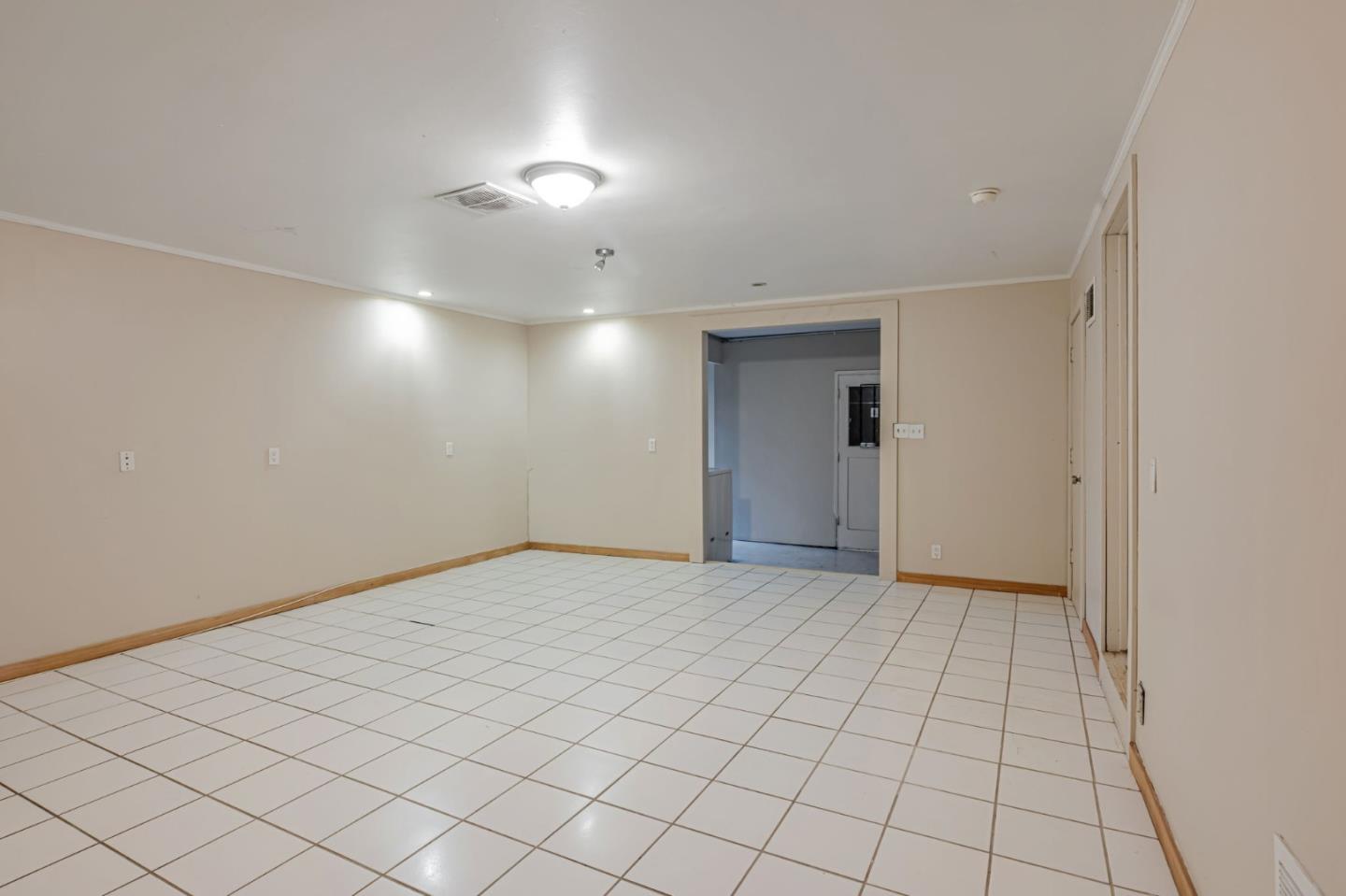 Detail Gallery Image 29 of 38 For 16668 Winding Blvd, San Leandro,  CA 94578 - 3 Beds | 2 Baths