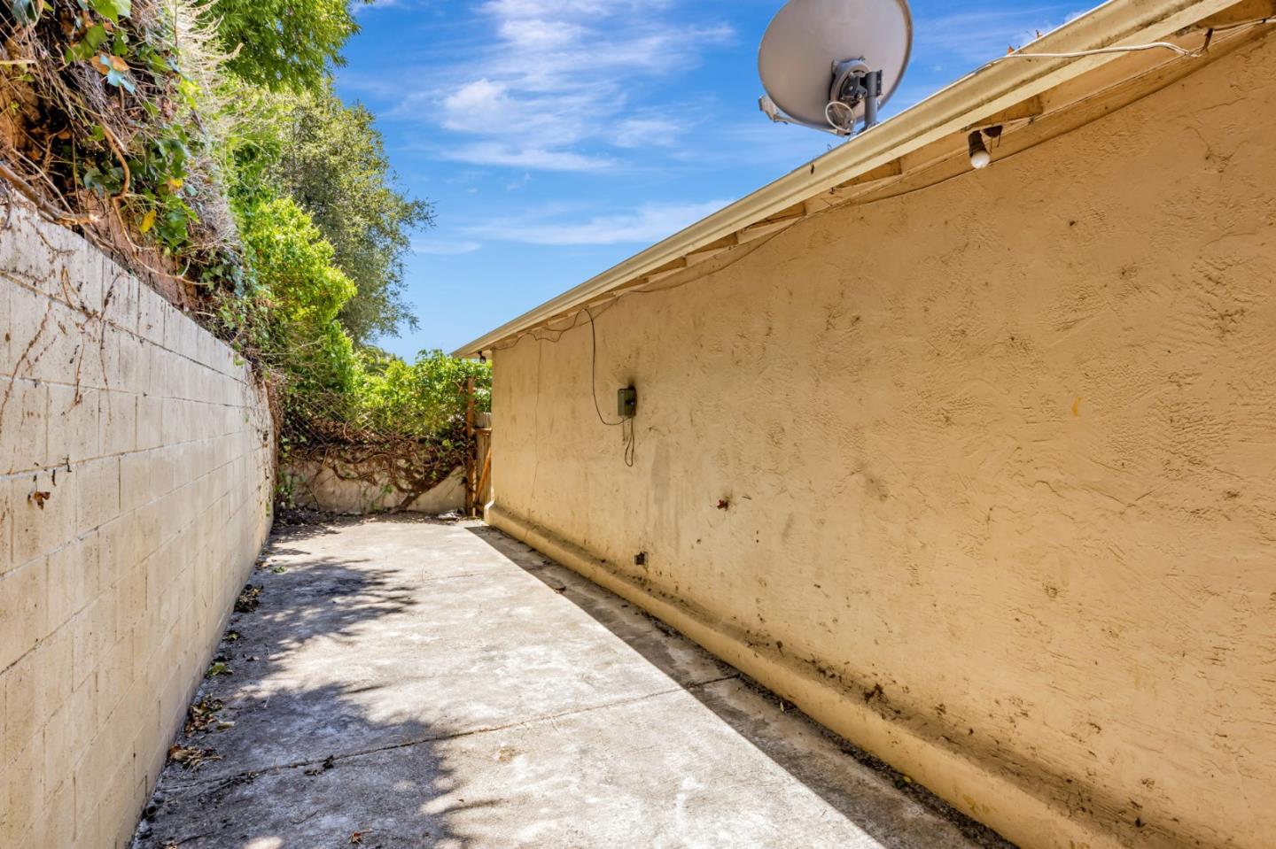 Detail Gallery Image 34 of 38 For 16668 Winding Blvd, San Leandro,  CA 94578 - 3 Beds | 2 Baths