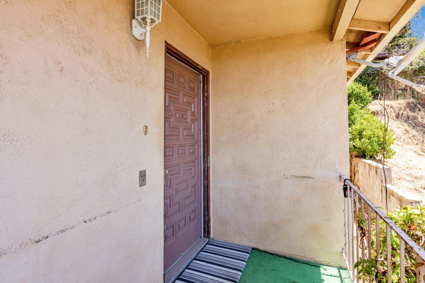 Detail Gallery Image 6 of 38 For 16668 Winding Blvd, San Leandro,  CA 94578 - 3 Beds | 2 Baths