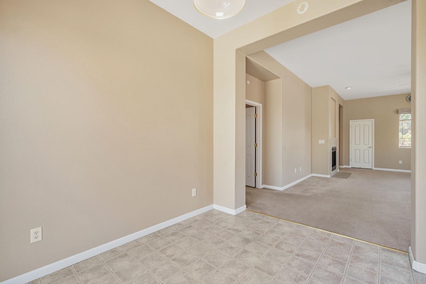 Detail Gallery Image 11 of 34 For 1665 Youngstown Ln, Suisun City,  CA 94585 - 3 Beds | 2 Baths