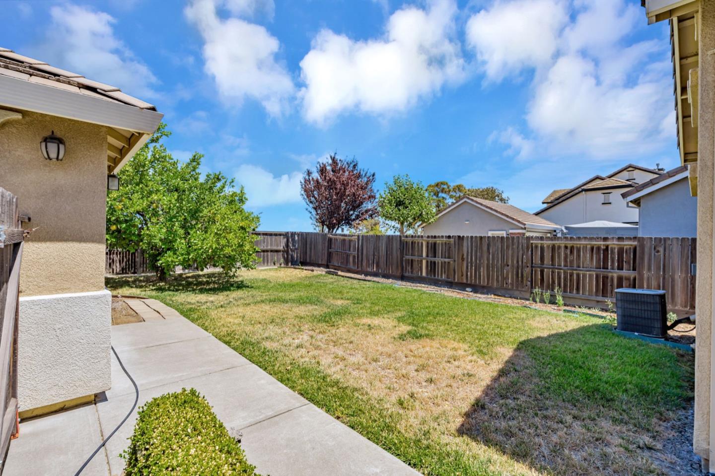 Detail Gallery Image 28 of 34 For 1665 Youngstown Ln, Suisun City,  CA 94585 - 3 Beds | 2 Baths