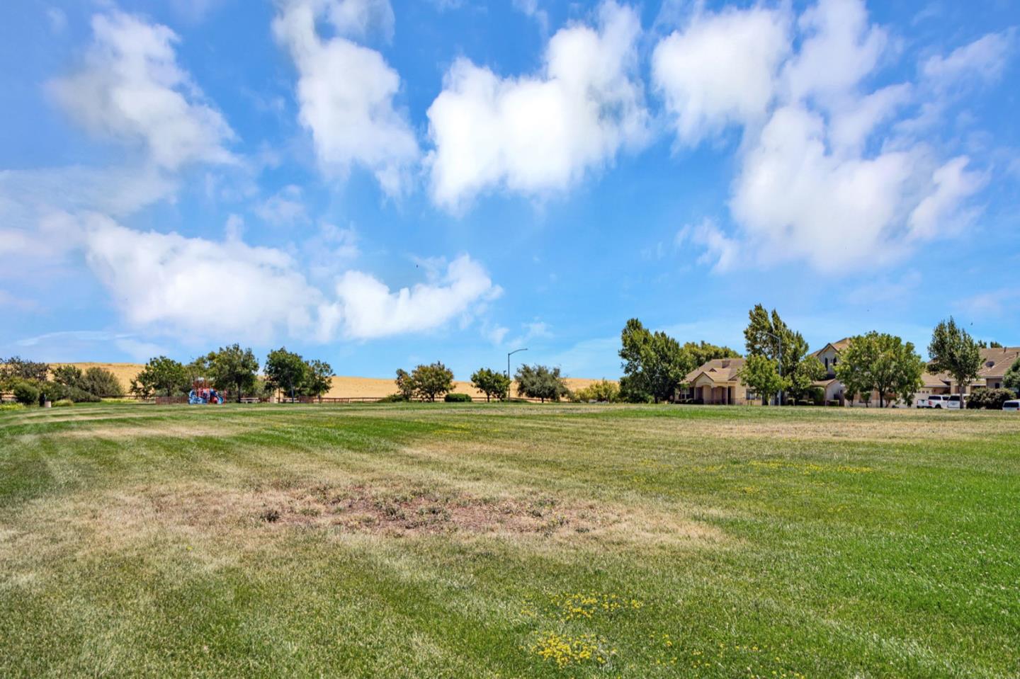 Detail Gallery Image 32 of 34 For 1665 Youngstown Ln, Suisun City,  CA 94585 - 3 Beds | 2 Baths
