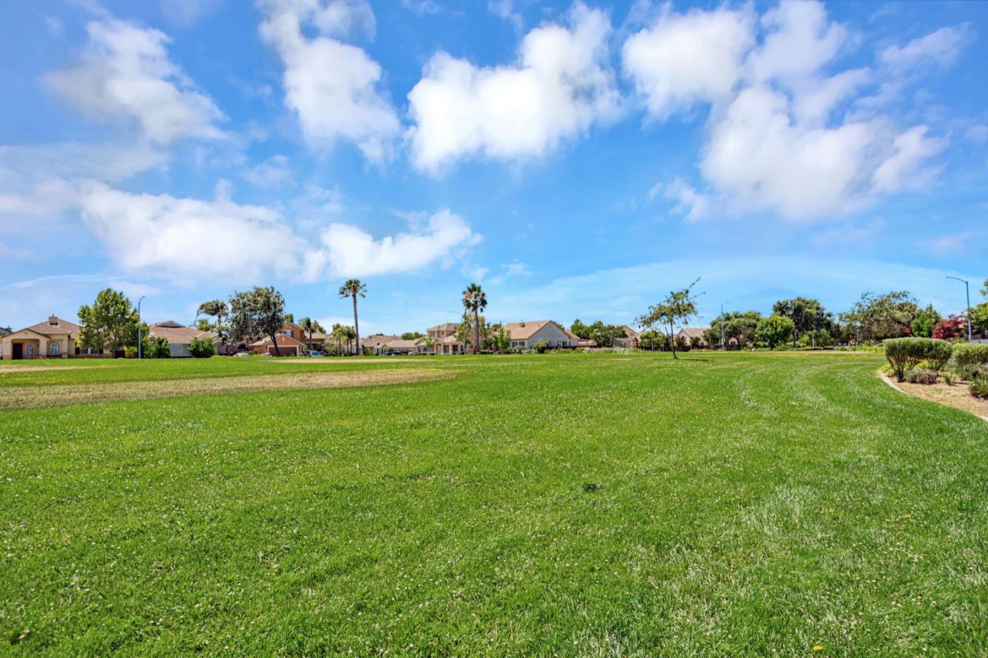 Detail Gallery Image 33 of 34 For 1665 Youngstown Ln, Suisun City,  CA 94585 - 3 Beds | 2 Baths