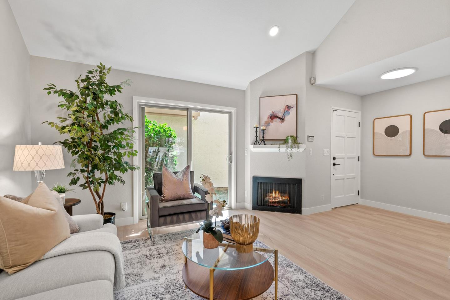 Detail Gallery Image 13 of 56 For 3179 Loma Verde Dr #2,  San Jose,  CA 95117 - 1 Beds | 1/1 Baths