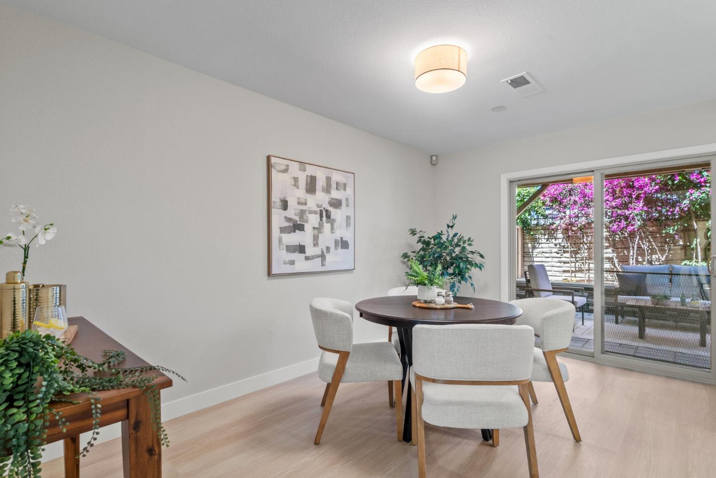 Detail Gallery Image 21 of 56 For 3179 Loma Verde Dr #2,  San Jose,  CA 95117 - 1 Beds | 1/1 Baths