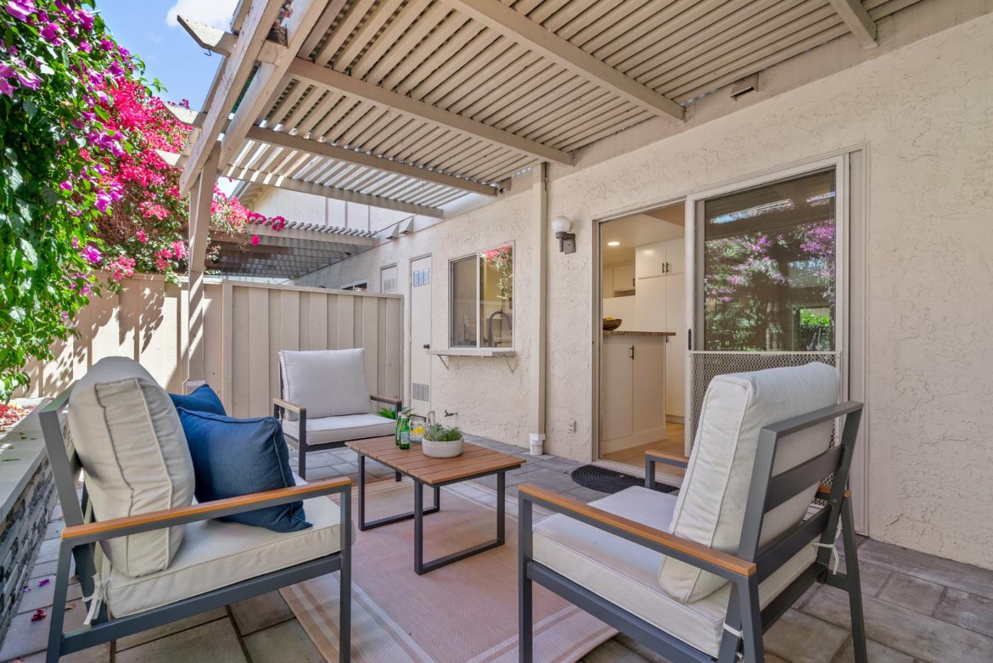 Detail Gallery Image 33 of 56 For 3179 Loma Verde Dr #2,  San Jose,  CA 95117 - 1 Beds | 1/1 Baths
