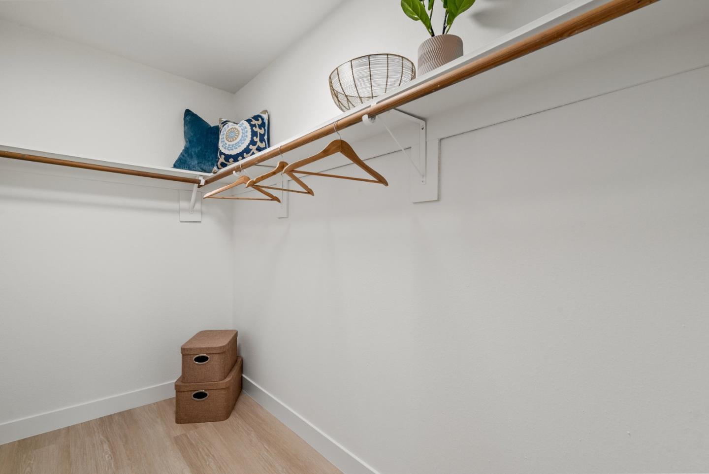 Detail Gallery Image 42 of 56 For 3179 Loma Verde Dr #2,  San Jose,  CA 95117 - 1 Beds | 1/1 Baths