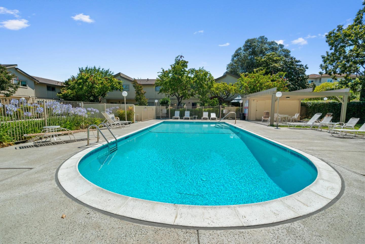 Detail Gallery Image 52 of 56 For 3179 Loma Verde Dr #2,  San Jose,  CA 95117 - 1 Beds | 1/1 Baths