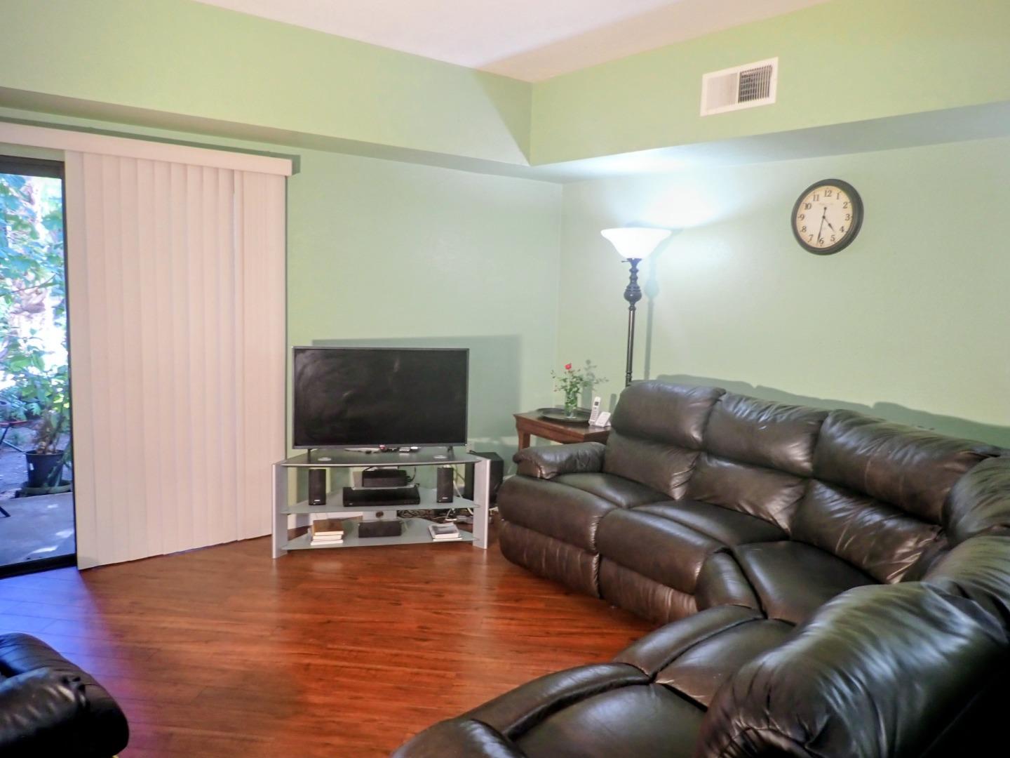 Detail Gallery Image 8 of 18 For 1976 Tradan Dr #65,  San Jose,  CA 95132 - 1 Beds | 1 Baths