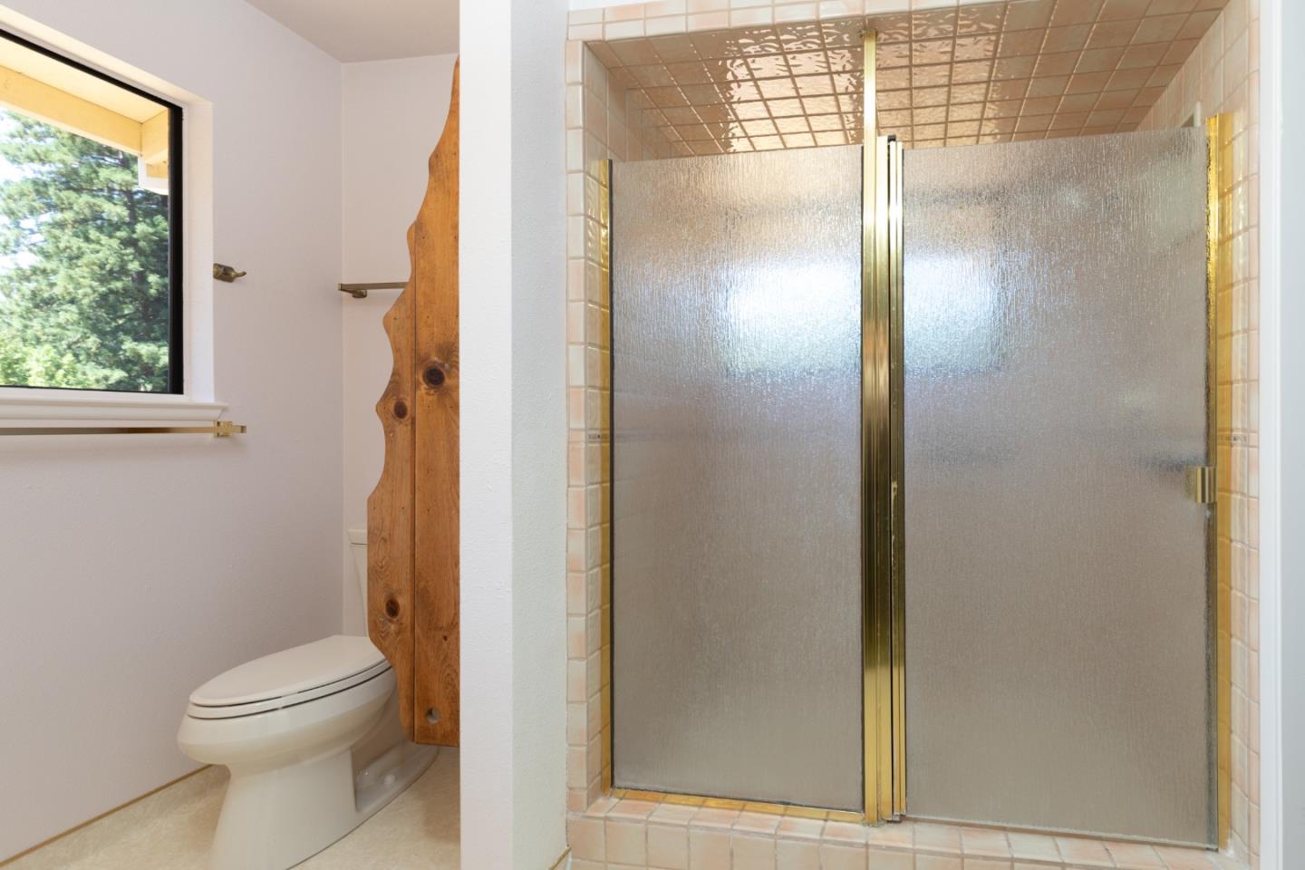 Detail Gallery Image 13 of 38 For 16400 Highway 9, Boulder Creek,  CA 95006 - 2 Beds | 2/1 Baths