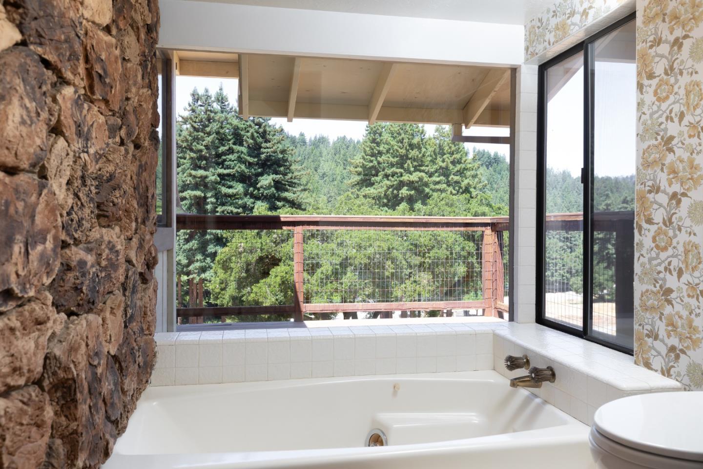 Detail Gallery Image 16 of 38 For 16400 Highway 9, Boulder Creek,  CA 95006 - 2 Beds | 2/1 Baths