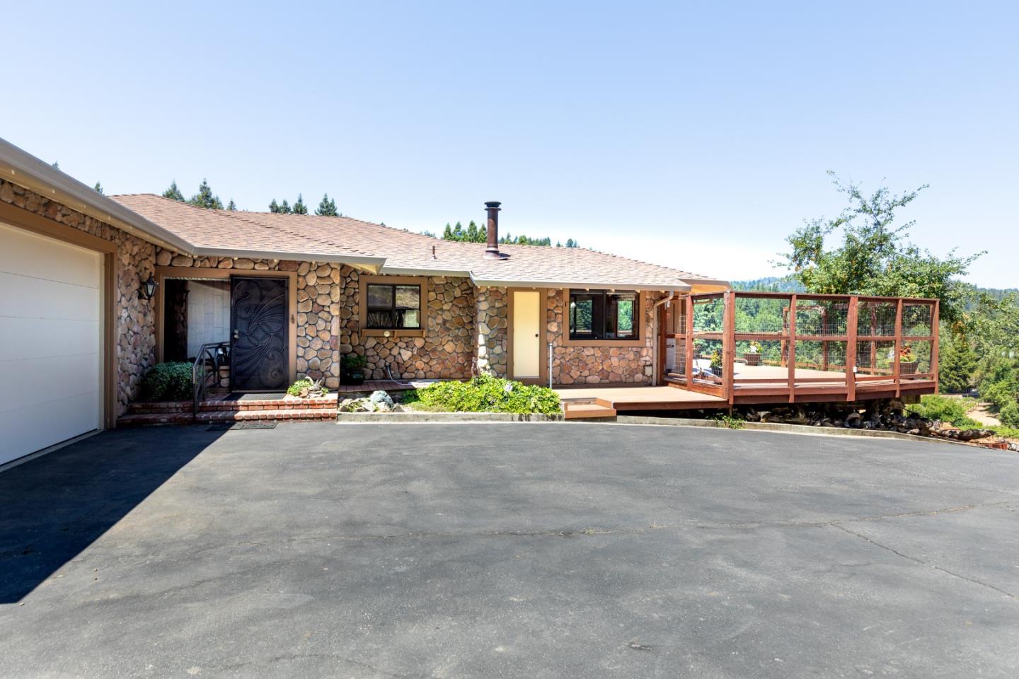 Detail Gallery Image 3 of 38 For 16400 Highway 9, Boulder Creek,  CA 95006 - 2 Beds | 2/1 Baths