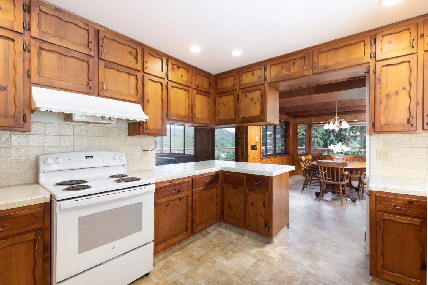 Detail Gallery Image 8 of 38 For 16400 Highway 9, Boulder Creek,  CA 95006 - 2 Beds | 2/1 Baths