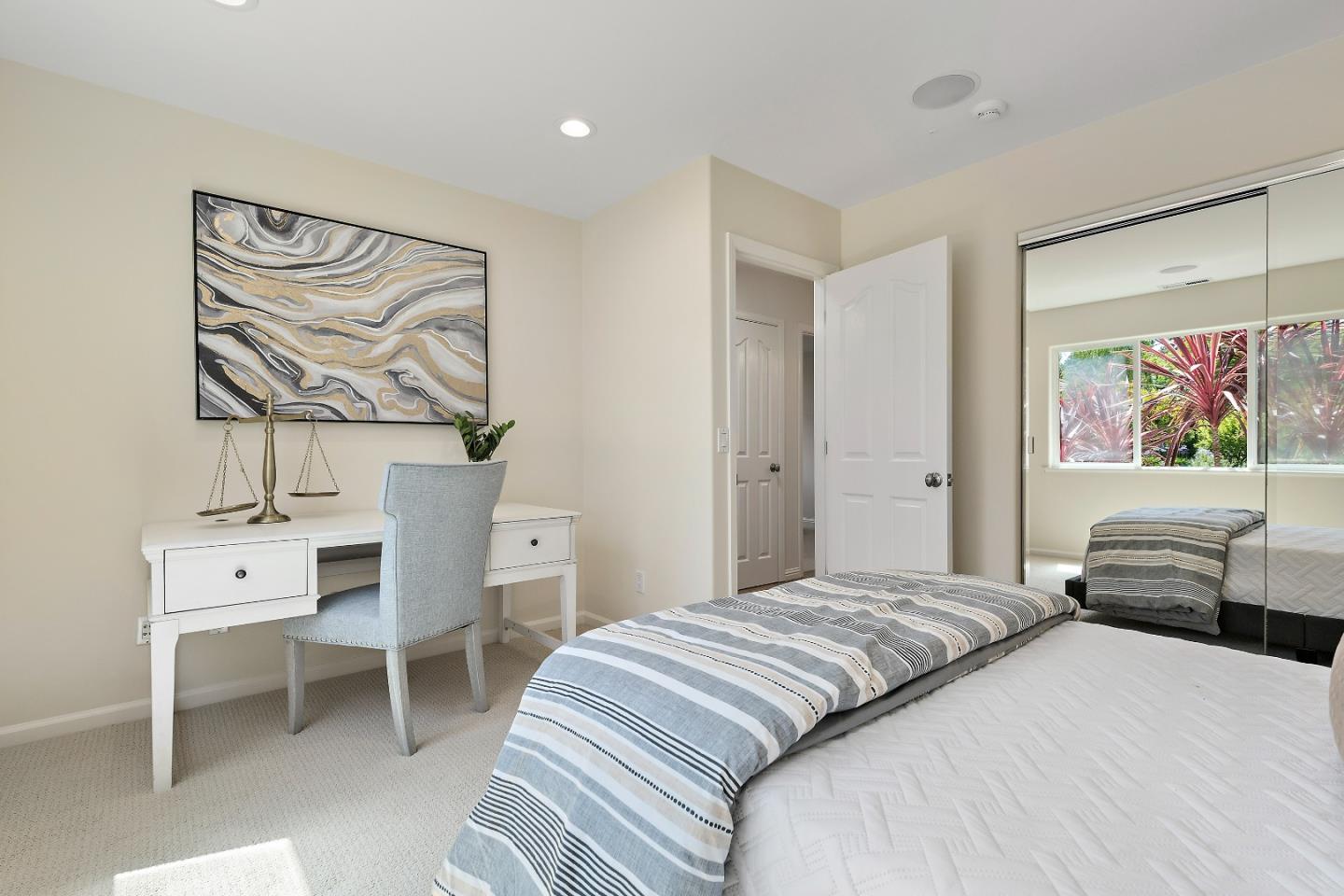 Detail Gallery Image 18 of 76 For 1152 Morton Ct, Mountain View,  CA 94040 - 4 Beds | 2/1 Baths