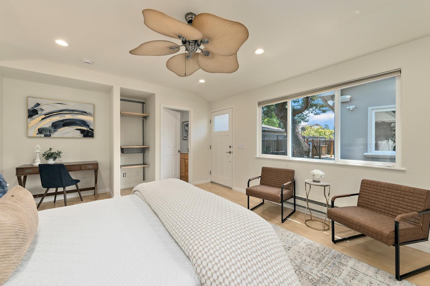 Detail Gallery Image 23 of 76 For 1152 Morton Ct, Mountain View,  CA 94040 - 4 Beds | 2/1 Baths