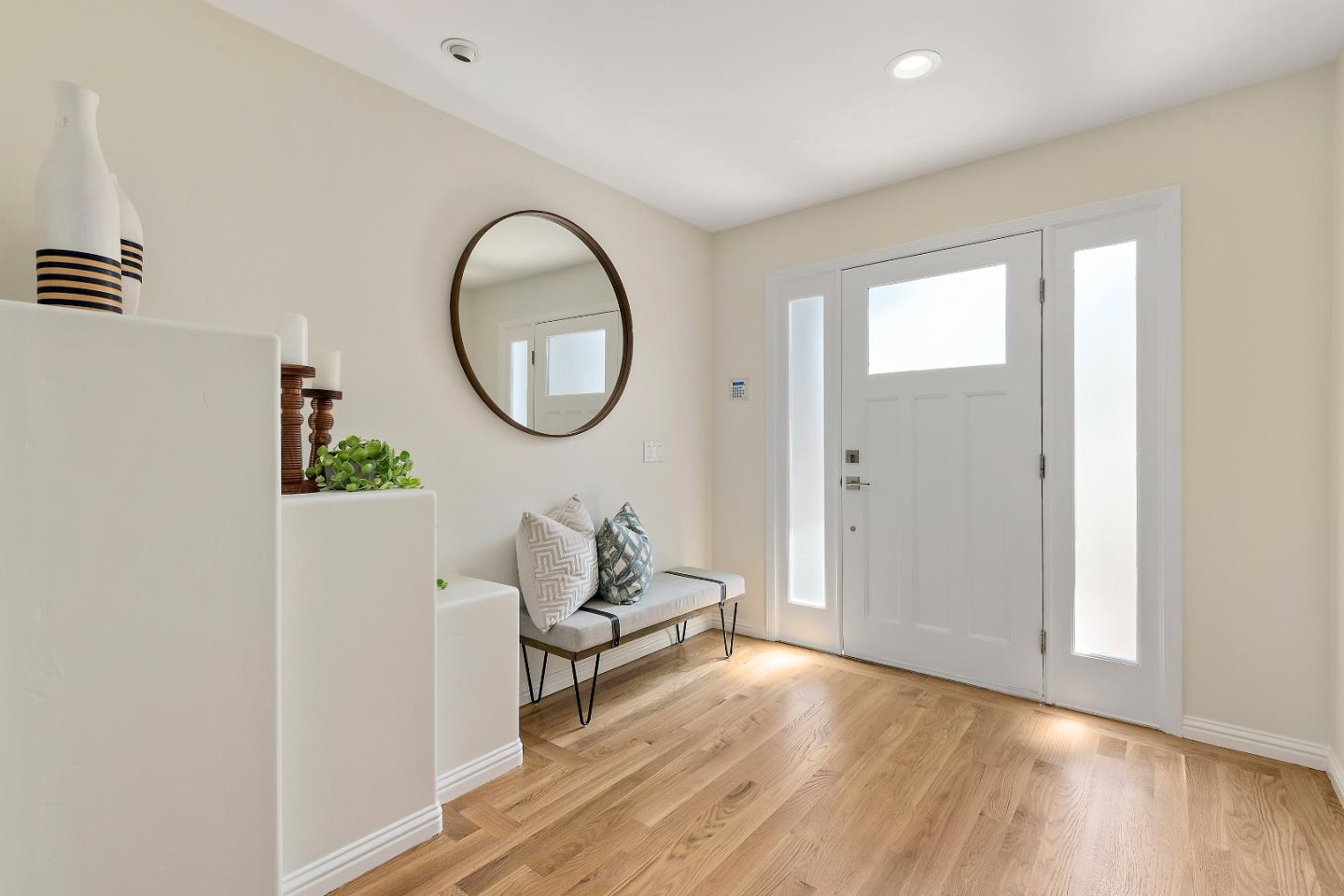 Detail Gallery Image 3 of 76 For 1152 Morton Ct, Mountain View,  CA 94040 - 4 Beds | 2/1 Baths