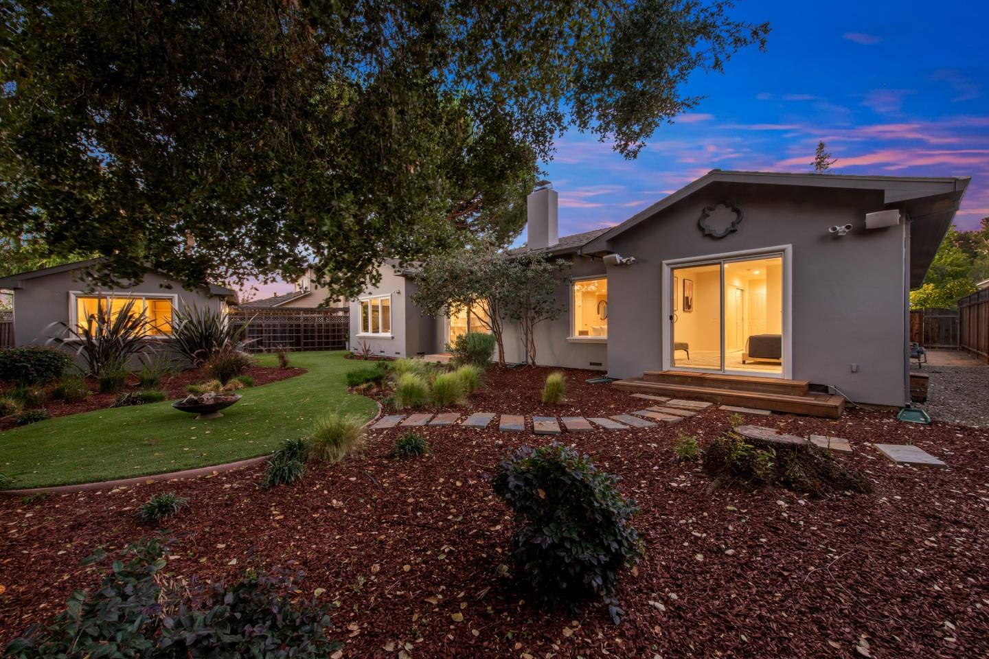 Detail Gallery Image 33 of 76 For 1152 Morton Ct, Mountain View,  CA 94040 - 4 Beds | 2/1 Baths