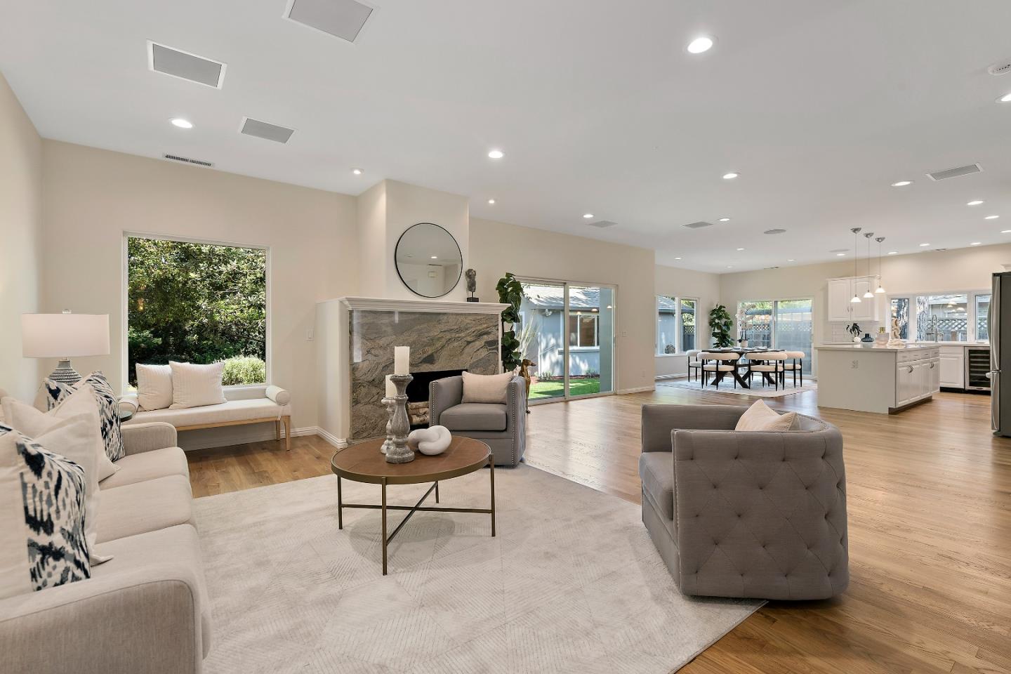 Detail Gallery Image 5 of 76 For 1152 Morton Ct, Mountain View,  CA 94040 - 4 Beds | 2/1 Baths